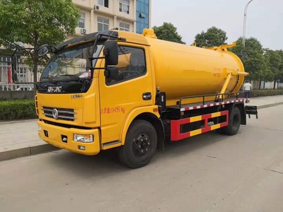 東風(fēng)8噸吸污吸糞車化糞池掏糞車配置介紹