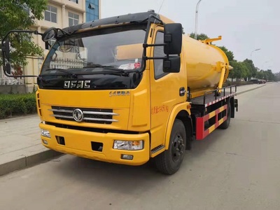 東風(fēng)8噸吸污吸糞車配置詳解——高效化糞池清理專業(yè)設(shè)備